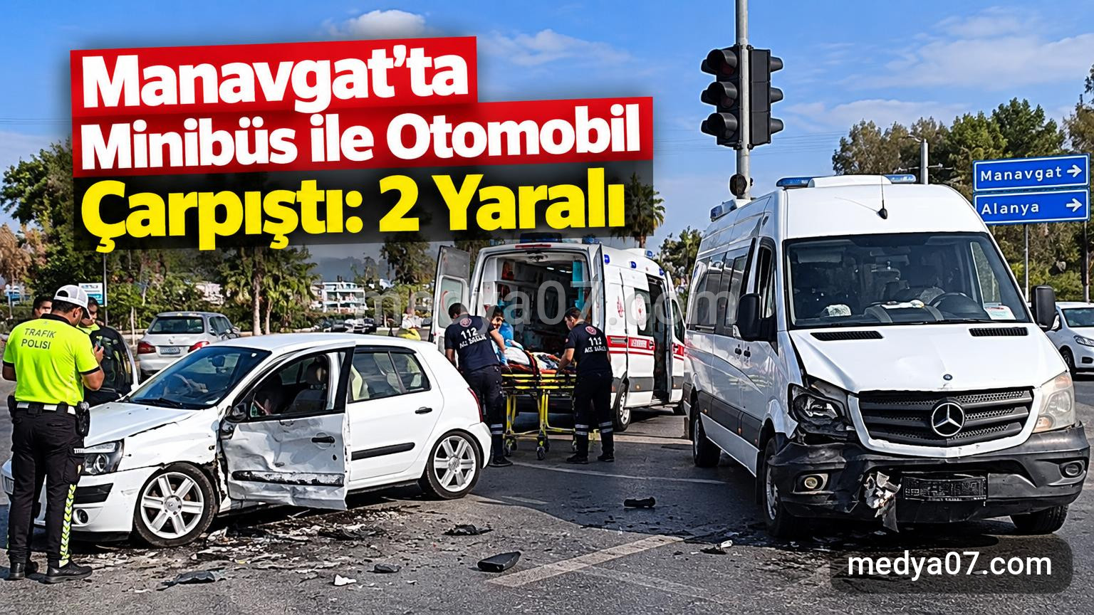 Manavgat’ta Minibüs ile Otomobil Çarpıştı: 2 Yaralı