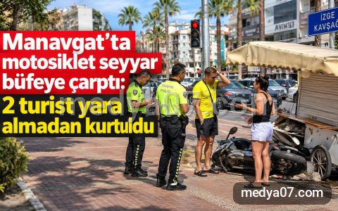 Manavgat’ta motosiklet seyyar büfeye çarptı: 2 turist yara almadan kurtuldu