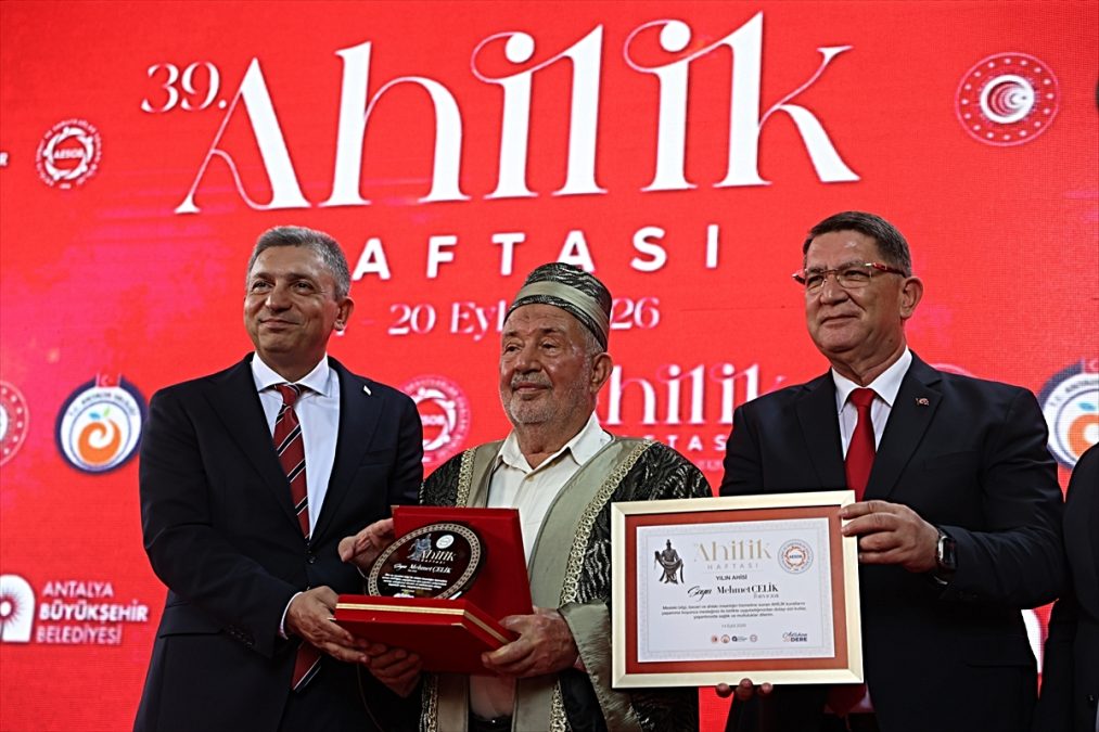 Antalya’da Ahilik Haftası kutlandı, Yılın Ahisi ödülü 79 yaşındaki ustaya verildi