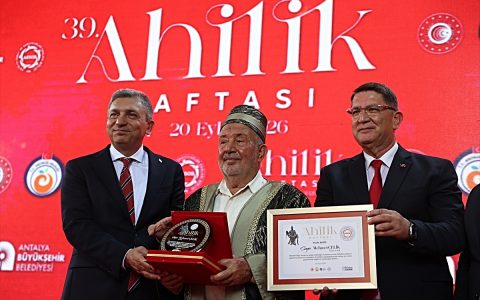 Antalya’da Ahilik Haftası kutlandı, Yılın Ahisi ödülü 79 yaşındaki ustaya verildi