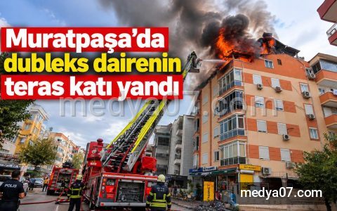 Muratpaşa’da dubleks dairenin teras katı yandı